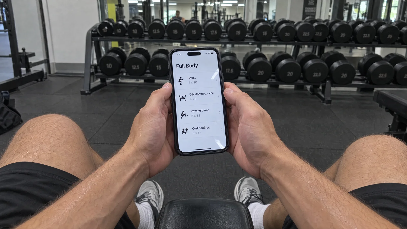 Programme de musculation affiché sur l’application Enzo Coaching, en salle de sport